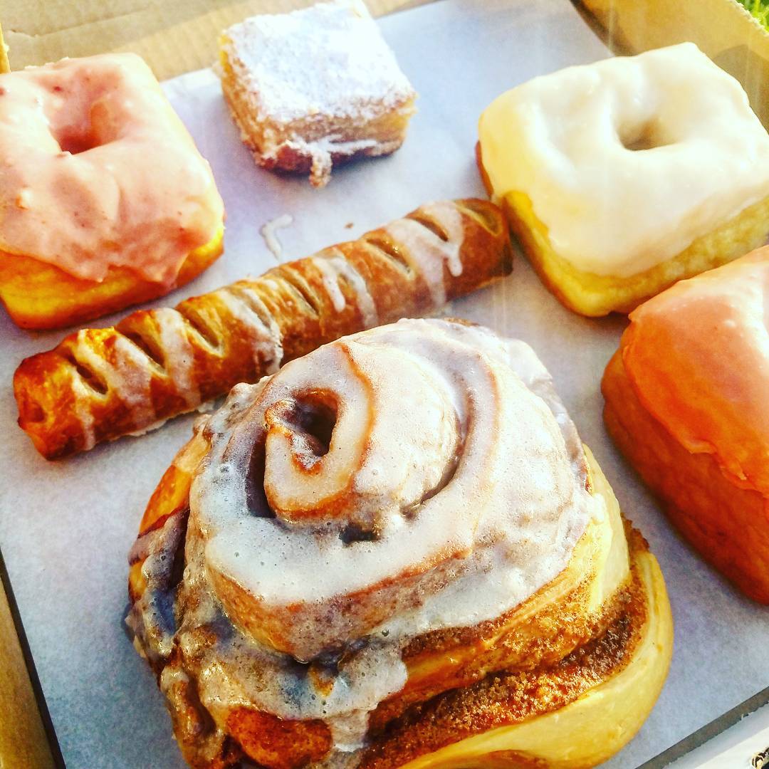 Off to a meeting! Did you know you can have pastries and treats, coffee and sandwiches delivered to your meetings? Check out https://order.postmates.com/belle-kitchen-oklahoma-city and let Belle come to you! @bellekitchenokc #events #happy #cinnamonrolls #strudel #apple #doughnut #doughnuts #donut #donuts#okc #visitokc #yum #yummy #eat #zagat #bellekitchen #insta #photooftheday #instagood #instafood