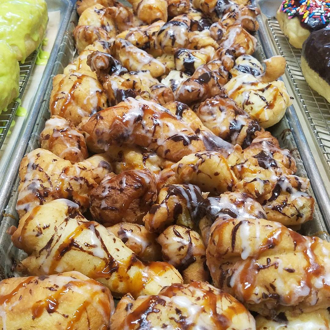 Doughnut Rustica!!! Rich Belgian Chocolate, Vanilla Bean and Luscious Salted Caramel…YUMMMY!!! @bellekitchenokc #doughnut #doughnuts #donut #donuts #okc #fresh #real #handmade #eeeeeats #f52grams #instagram #warm #bonappetit #buzzfeed #travelchannel #keepitlocalok #zagat #bellekitchen #saveur #food #foodie #insta #pic #pretty #instagood
