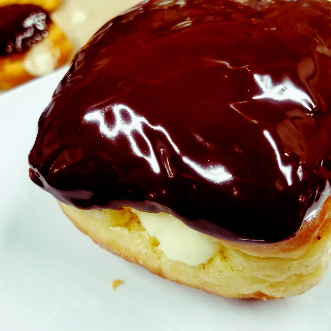 HUGE Boston Cream…pure Belgian Chocolate and hand made Pastry CREAM 😍 @bellekitchenokc #doughnut #doughnuts #donut #donuts #okc #fresh #real #handmade #eeeeeats #f52grams #instagram #warm #bonappetit #buzzfeed #travelchannel #keepitlocalok #zagat #bellekitchen #saveur #food #foodie #insta #pic #pretty #instagood