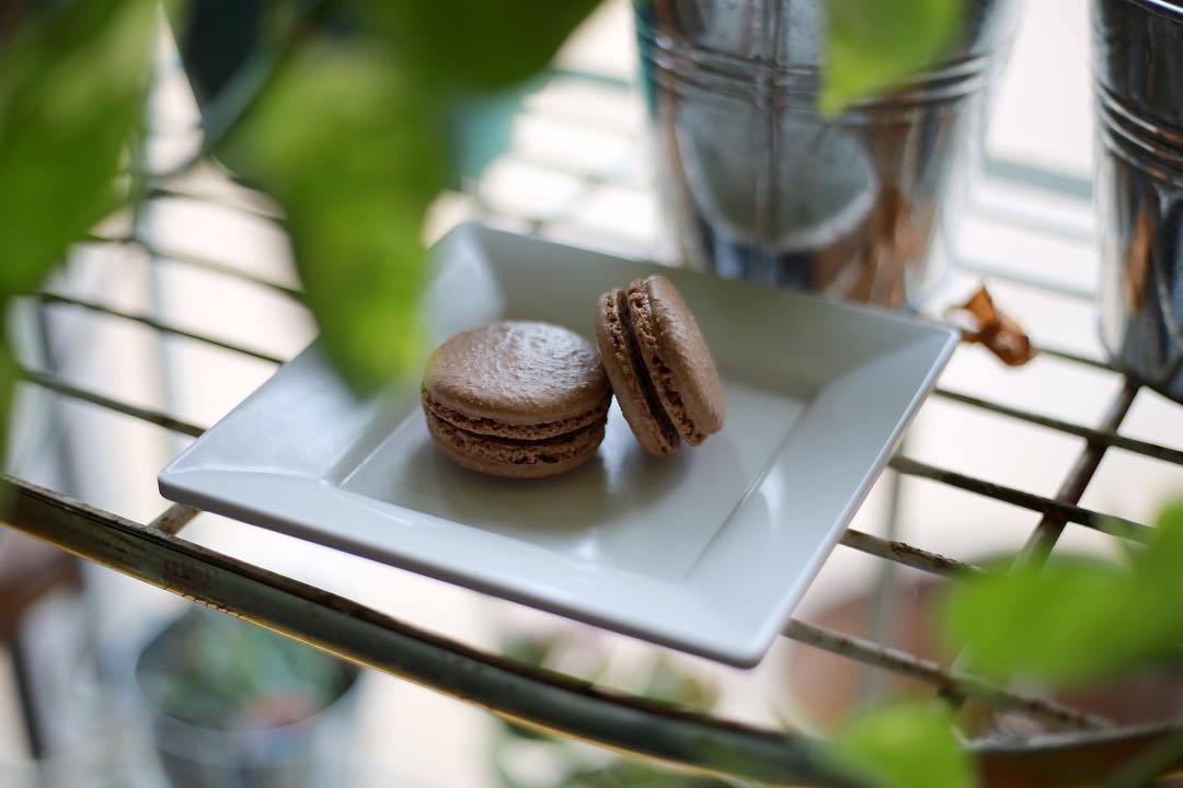 Love our Fall macaron flavors!!! Pictured: Our Ancho Chili macarons. Follow our exclusive macaron page @belle.macarons ! // #mayaveokc #keepitlocalokc  #buzzfeed #buzzfeedeats #travelchannel #local #macarons #food #sweet #foodie #handmade #fresh #real #eeeeeats #tasty #yum #foodgram #instagram #okc #oklahomacity #oklahoma