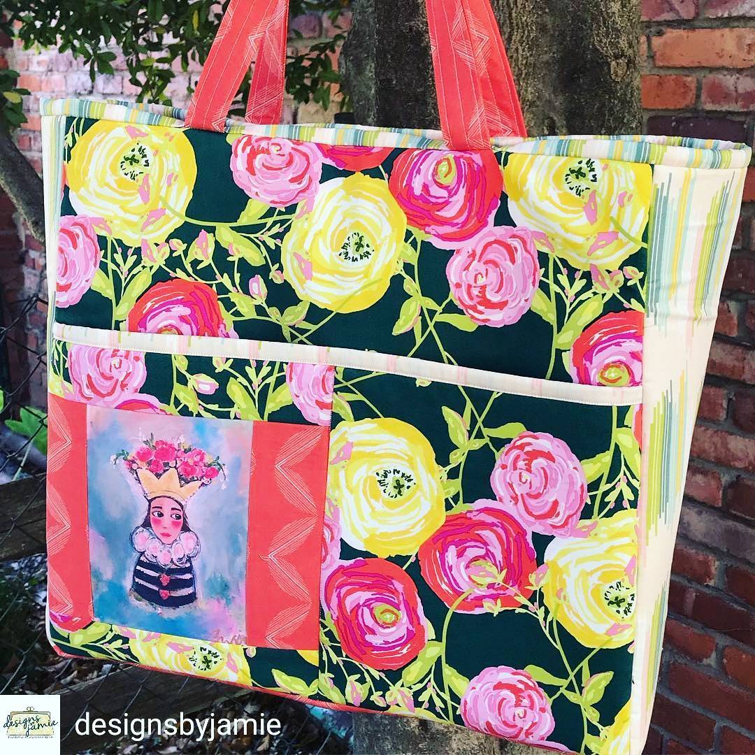 How CUTE is this Bag??? I LOVE it!!! @designsbyjamie will be at the Arts & Crafts show this weekend with a fabulous assortment…all Hand Crafted…all Oklahoman ❤️
@bellekitchenokc #events #keepitlocalok #okc #visitokc #oklahomacity #oklahoma #bellekitchen #weekend #arts #artist #crafts #carrymystuffinbeauty #instaart #instaartist