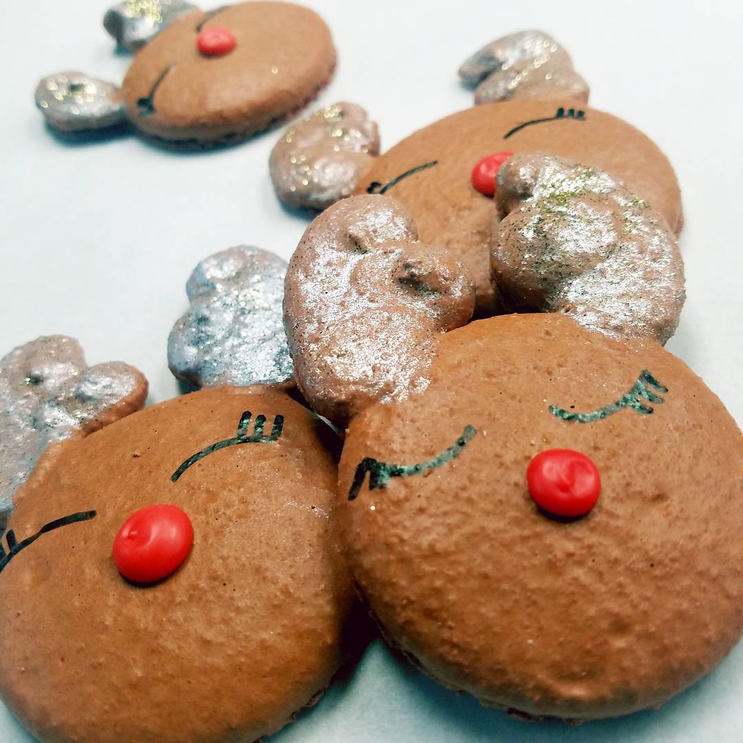 Ready for some Reindeer Games? 🦌 We ARE!!! Order at 405 430 5384
@bellekitchenokc #macaron #macarons #reindeer #Christmas #xmas #handmade #keepitlocalokc #yummy #foodie #foodporn #foodpics #instagood #instafood #beautiful #bellekitchen #nom #f52grams #dessert