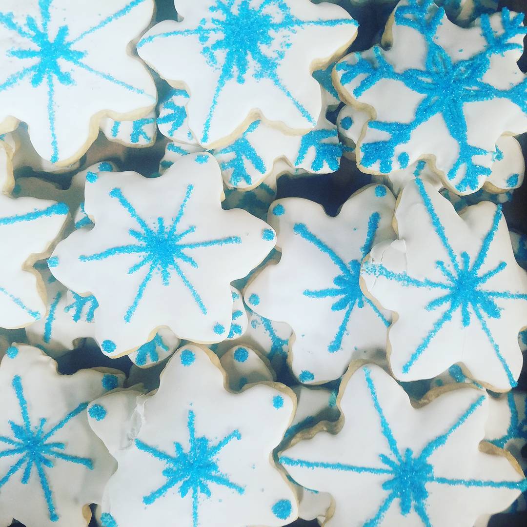 It may not be Snowing but you can get Snowflake Cookies at Belle’s right now!!! Be a Cookie Hero!!!
@bellekitchenokc #pastry #sugarcookies #yum #handmade #eeeeeats #f52grams #instafood #instagood #cookies #instafood #food #foodie #zagat #foodporn #foodpics #foodphotography #okc #okcmoms #nom #beautiful #bellekitchen