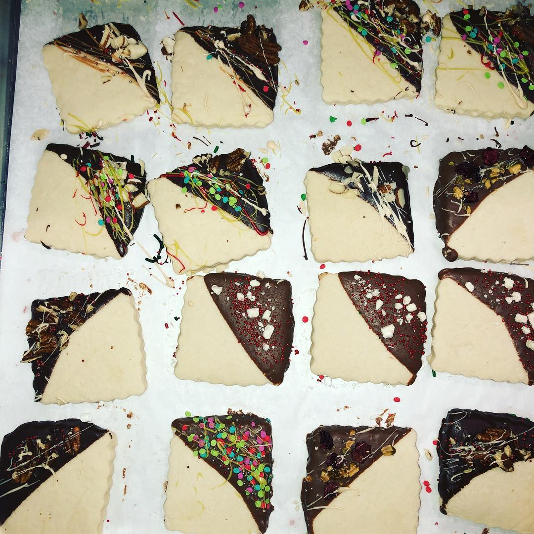 If you’ve never tried our shortbread cookies, you’re missin’ out! Handmade & delicious dipped in Belgian chocolate! ❤️