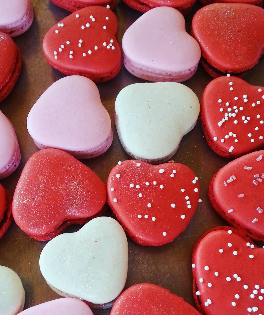 Hearts come in all shapes, sizes and colors 😊
Pre-order at 405 430 5384 or www.belle-kitchen.com/shop (shipping available) ❤️
@bellekitchenokc #hearts #love #macaron #macarons #food #foodie #foodporn #foodpics #valentines #chocolate #vanilla #saltedcaramel #raspberry #cherrycheesecake #strawberry #beautiful #bellekitchen