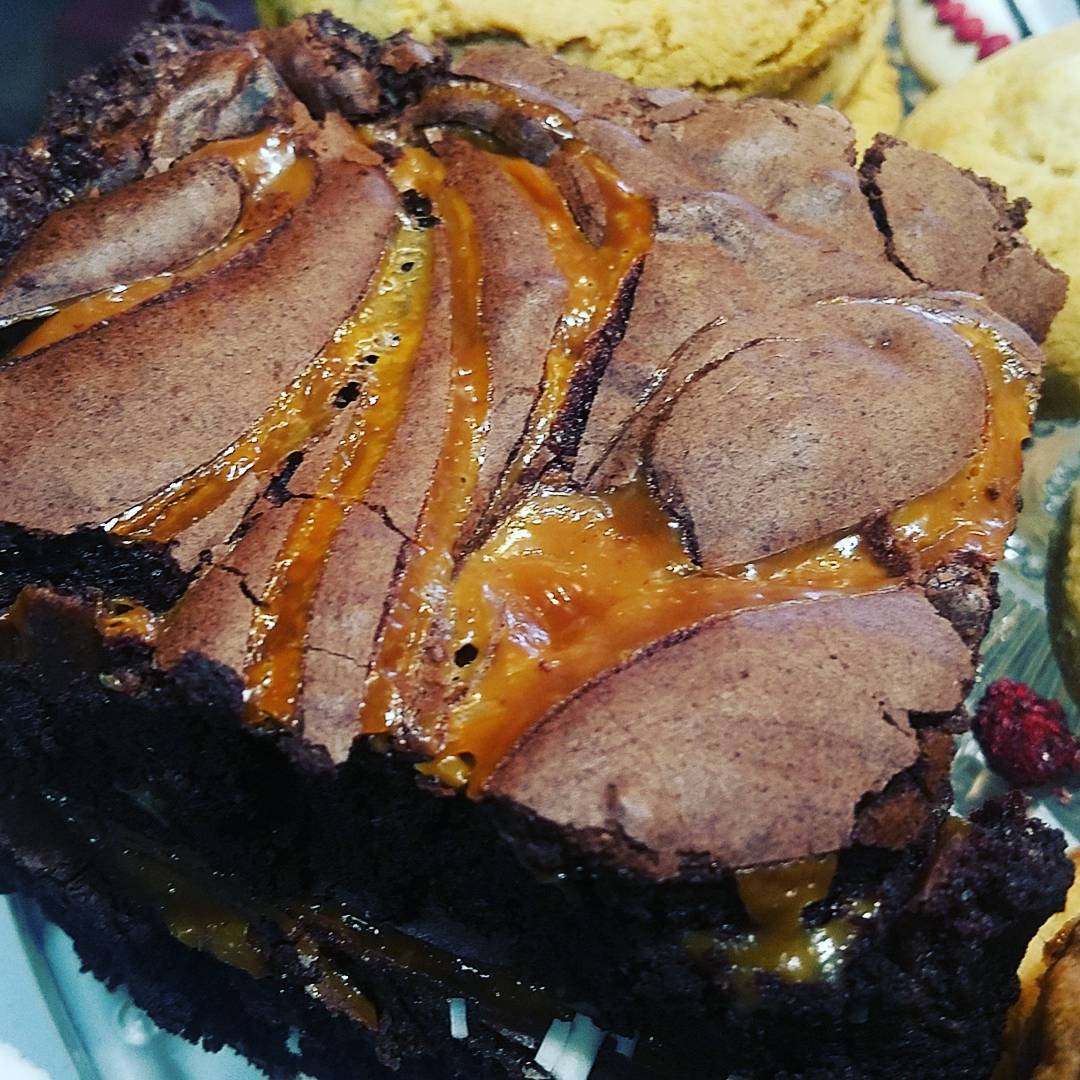 BIG Turtle Brownies!!!
@bellekitchenokc #pastry #brownies #turtle #huge #chocolate #chocolatechip #big #okc #keepitlocalok #visitokc #bakery #bonappetit #zagat #buzzfeedfood #beautiful #bellekitchen