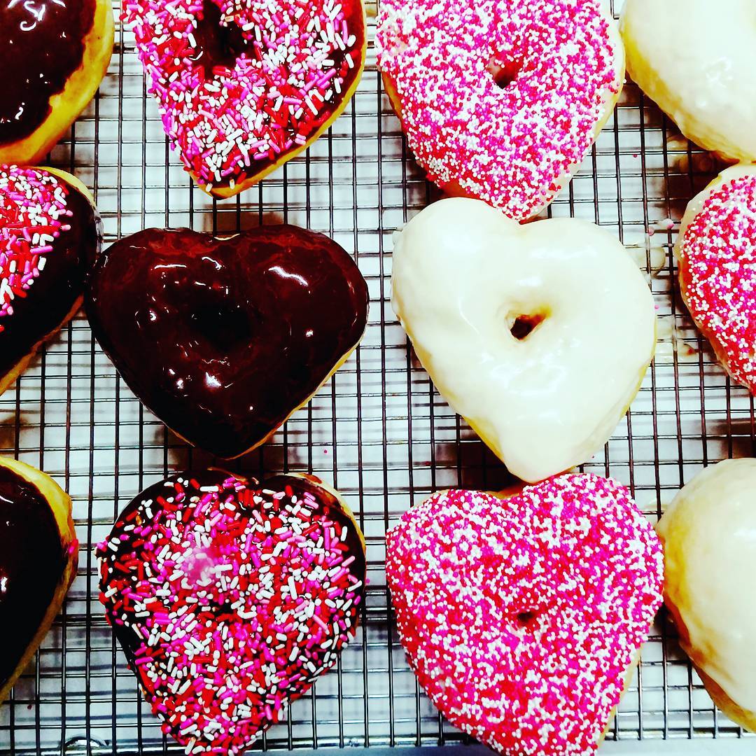 We Ready!!!
💖
Happy Valentine’s Day OK!!!
💖
@bellekitchenokc #doughnut #doughnuts #donut #donuts #okc #fresh #ValentinesDay #love #bemine #ido #dw #iloveyou #alwayswill #keepitlocalok #zagat #pastry #food #foodie #foodporn #beauty #beautiful #bellekitchen
💖 Special Shout Out to @morganpage these were created to #intheair happy Valentine’s Day… Your awesome!