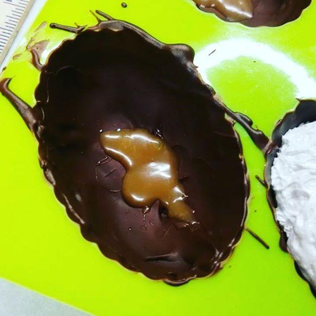 Easter Caramel Fluff Eggs. YUM.
🐇
@bellekitchenokc #Easter #fluff #carmel #Belgium #chocolate #yummy #yes #foodporn #eeeeeats #f52grams #instagood #instafood #keepitlocalok #luscious #beautiful #bellekitchen #nom #okc #fresh #real