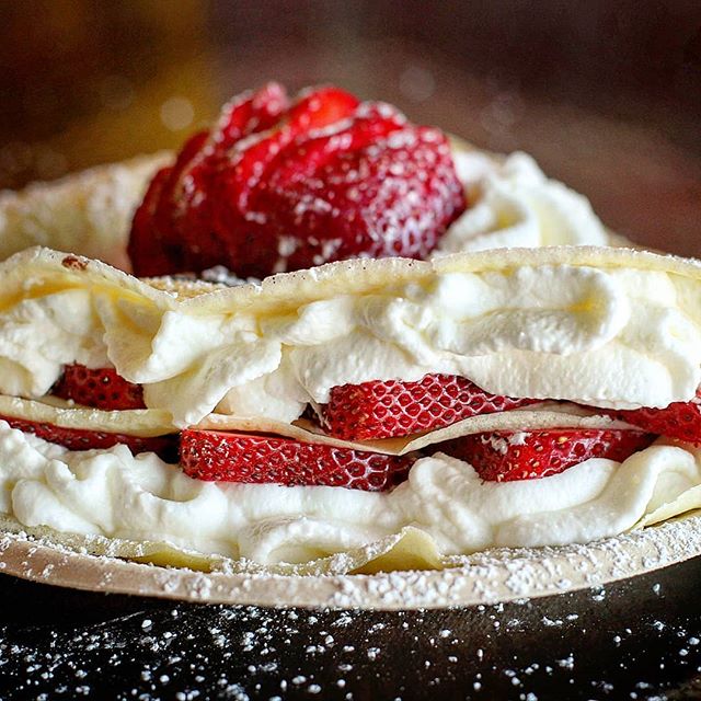 Strawberries & Cream Crepes.
🍓
Breakfast @ Belle!
🍓
@bellekitchenokc #crepes #crepe #pastry #eats #breakfast #whippedcream #strawberries #fresh #real #handmade #eeeeeats #f52grams #instafood #instagood #visitokc #travelok #yummy #zagat #cookingchannel #beautiful #bellekitchen